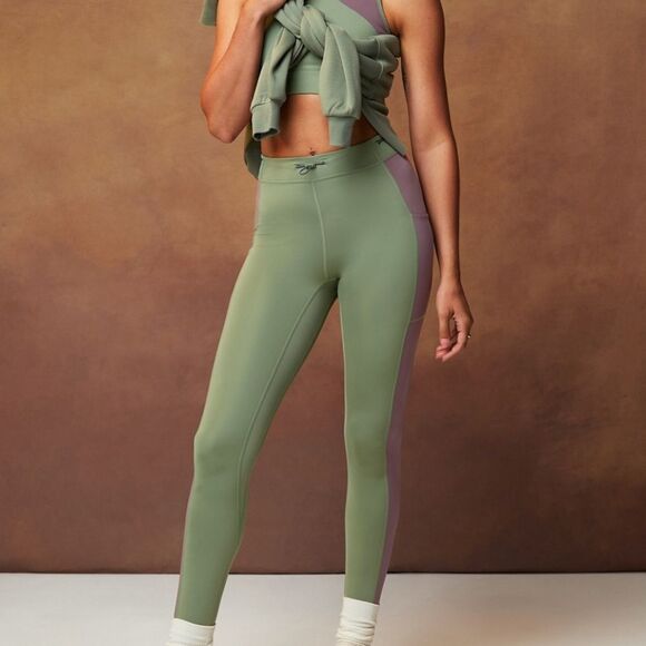 Fabletics Motion365+ High-Waisted Bungee Legging PALM LEAF/PLUM CACTUS Size M - Picture 1 of 5